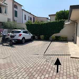 https://casa-viareggina-viareggio.it-tuscanyhotel.com