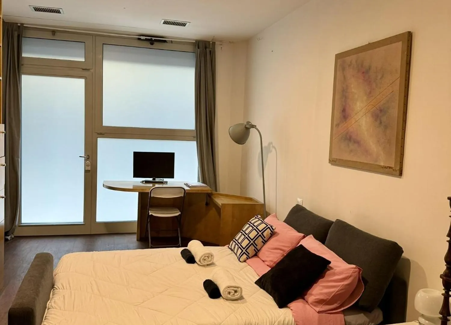 Your Studio @Porta Santo Stefano Bologna 0*,